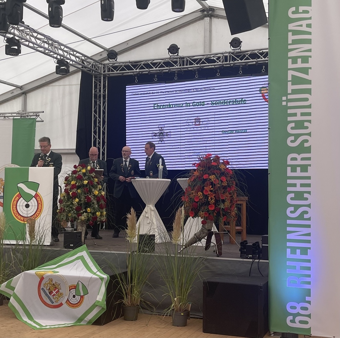 Ehrenkreuz der Sonderstufe des Deutschen Schützenbundes für Gustav Hensel 
